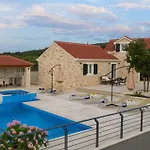 Zora וילה