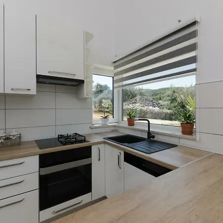 Zora Villa