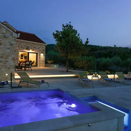 Zora Villa