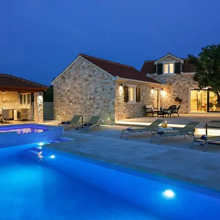 Zora Villa Supetar