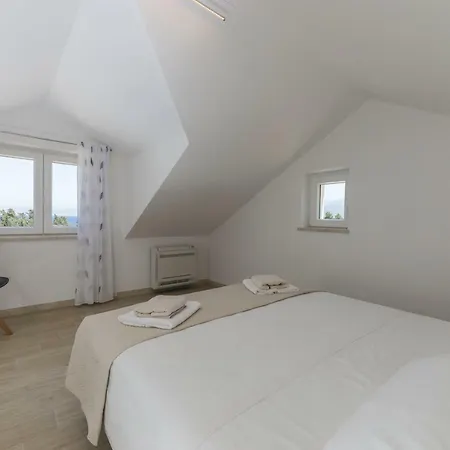 Zora Villa
