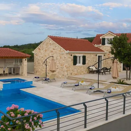 Zora Villa